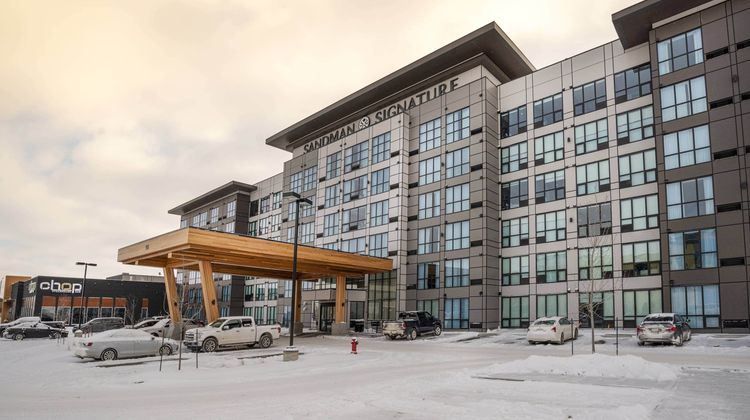 Sandman Signature Sherwood Park Hotel Exterior