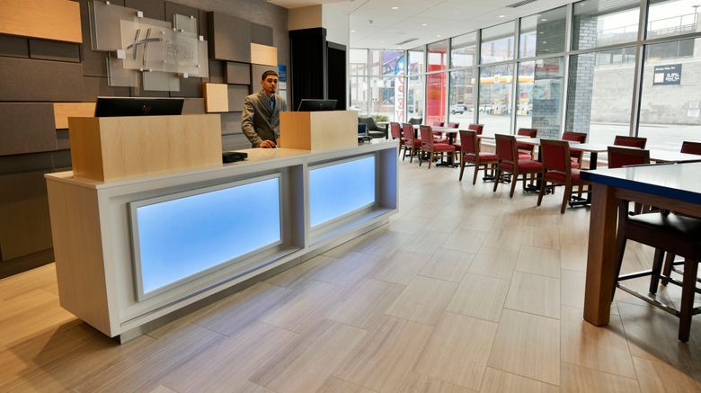 <b>Holiday Inn Express/Stes Holland Tunnel Lobby</b>. Images powered by <a href="https://www.leonardoworldwide.com/" title="Leonardo Worldwide" target="_blank">Leonardo</a>.