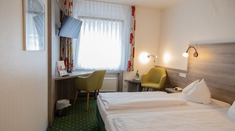 <b>Hotel Ebertor Room</b>. Images powered by <a href="https://www.leonardoworldwide.com/" title="Leonardo Worldwide" target="_blank">Leonardo</a>.
