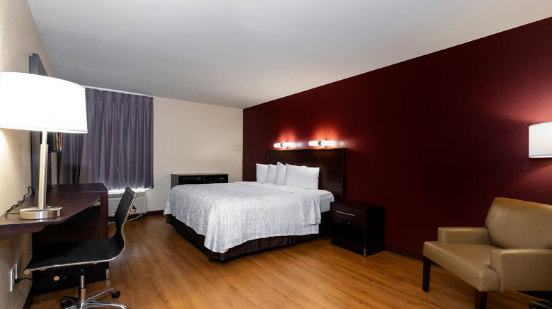 <b>Red Roof PLUS+ Tuscaloosa - University Room</b>. Images powered by <a href="https://www.leonardoworldwide.com/" title="Leonardo Worldwide" target="_blank">Leonardo</a>.