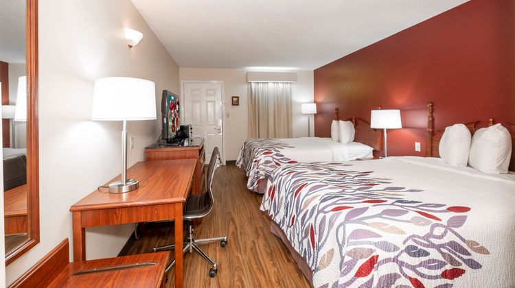 Red Roof Inn & Suites Calhoun Room