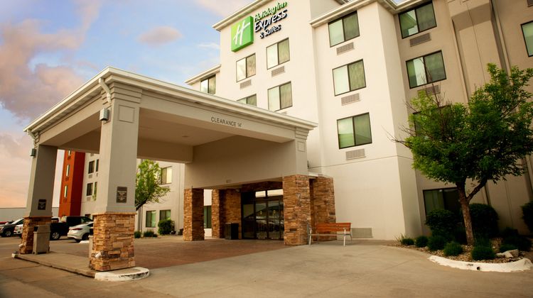 Holiday Inn Express Exterior