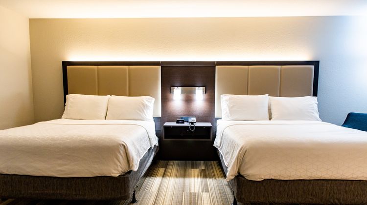 Holiday Inn Express Columbus-Dublin Room