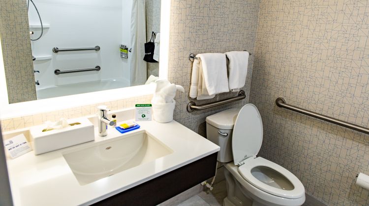 Holiday Inn Express Columbus-Dublin Room