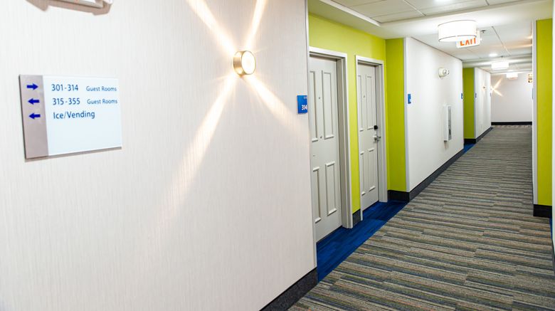 <b>Holiday Inn Express Columbus-Dublin Lobby</b>. Images powered by <a href="https://www.leonardoworldwide.com/" title="Leonardo Worldwide" target="_blank">Leonardo</a>.