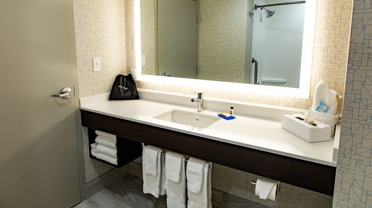 Holiday Inn Express Columbus-Dublin Room