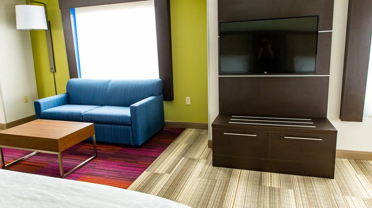 Holiday Inn Express Columbus-Dublin Room