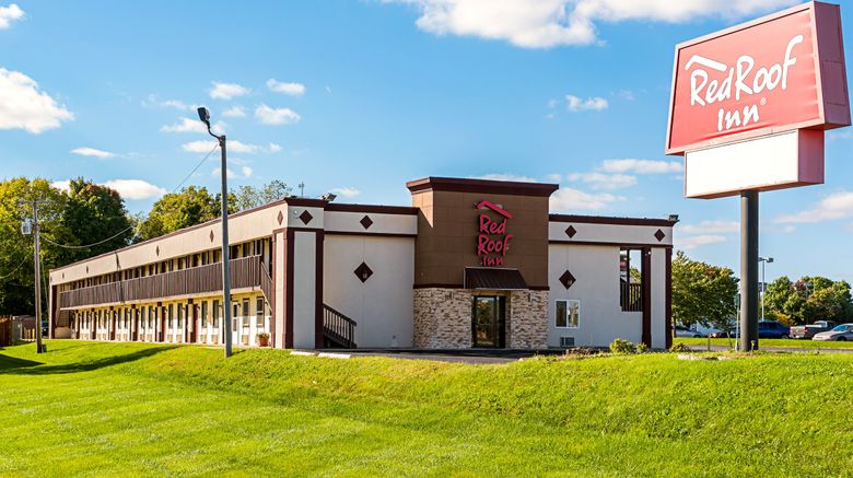Red Roof Inn Anderson, IN Exterior. Images powered by <a href="https://www.leonardoworldwide.com" target="_blank" rel="noopener">Leonardo</a>.