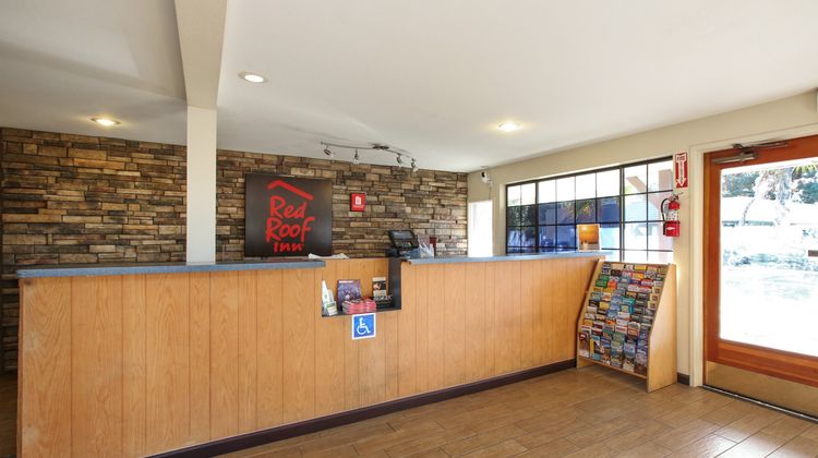 Red Roof Inn Lompoc Lobby