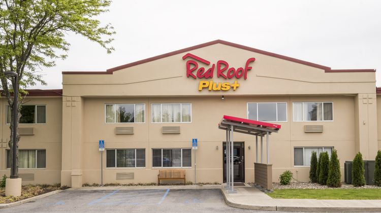 Red Roof PLUS+ Poughkeepsie Exterior