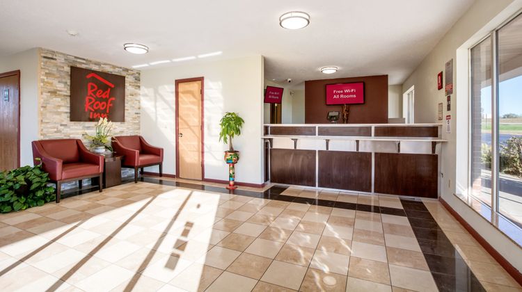 Red Roof Inn Vincennes Lobby