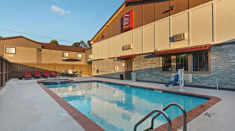 <b>Red Roof PLUS+ Huntsville Pool</b>. Images powered by <a href="https://www.leonardoworldwide.com/" title="Leonardo Worldwide" target="_blank">Leonardo</a>.