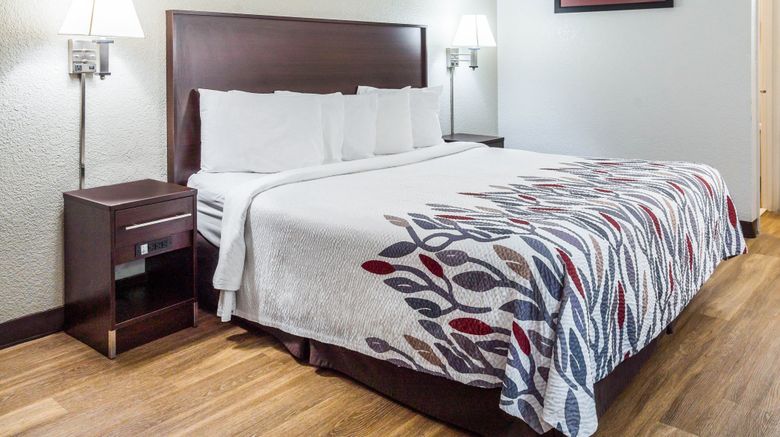 <b>Red Roof Inn Spartanburg – I-26 Room</b>. Images powered by <a href="https://www.leonardoworldwide.com/" title="Leonardo Worldwide" target="_blank">Leonardo</a>.