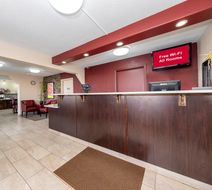 Red Roof PLUS+ Huntsville - Madison Lobby