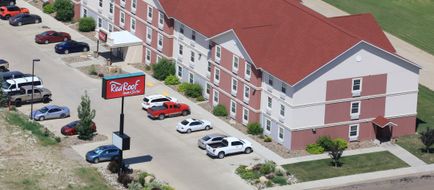 Red Roof Inn & Suites Dickinson Exterior