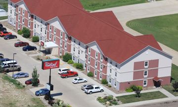 Red Roof Inn & Suites Dickinson
