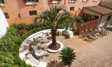 Palm Suite Hotel