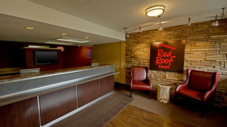Red Roof Inn Pittsburgh North Cranberry Lobby