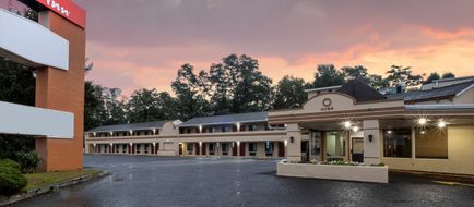 Red Roof Inn Freehold Exterior