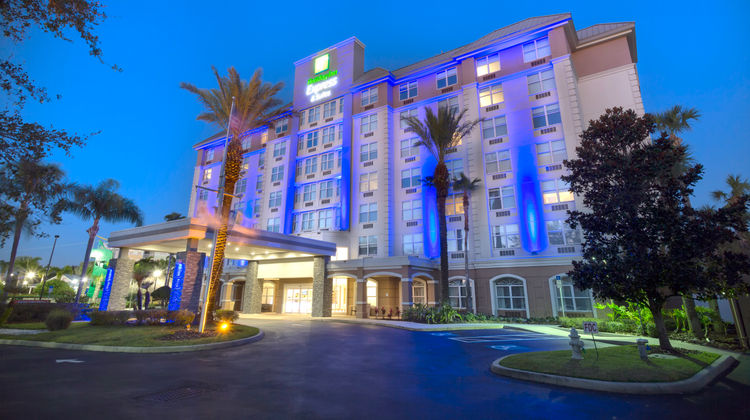 Holiday Inn Express/Suites South LBV Exterior