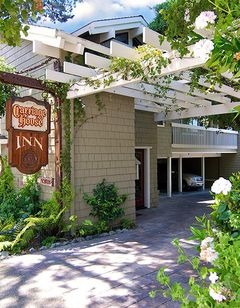 Carriage House Inn