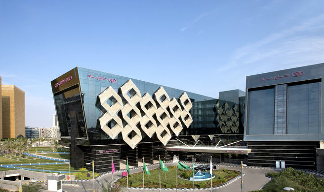Crowne Plaza Riyadh Hotel & Convention Exterior