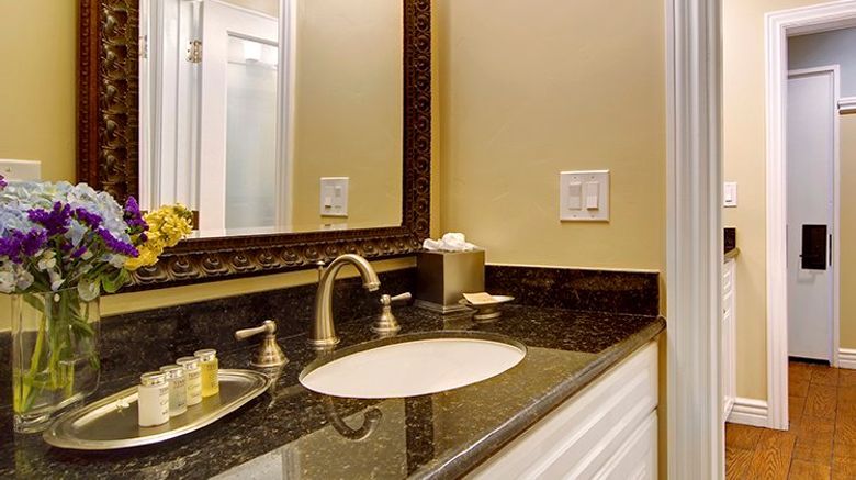 <b>Wayside Inn Room</b>. Images powered by <a href="https://www.leonardoworldwide.com/" title="Leonardo Worldwide" target="_blank">Leonardo</a>.