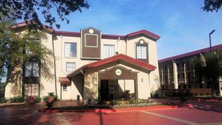 Red Roof Inn & Suites Houston -Hobby Air