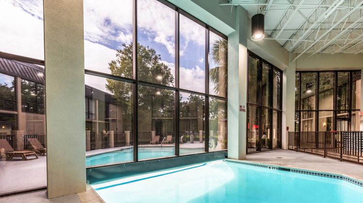 Red Roof PLUS Suites Houston IAH Arpt SW Pool