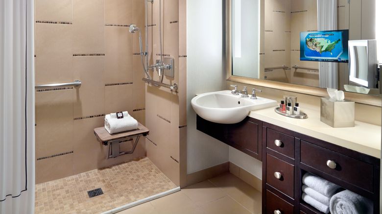 <b>Omni Dallas Hotel Room</b>. Images powered by <a href="https://www.leonardoworldwide.com/" title="Leonardo Worldwide" target="_blank">Leonardo</a>.