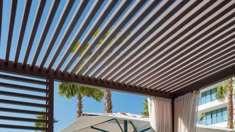 <b>Mandarin Oriental Jumeira, Dubai Pool</b>. Images powered by <a href="https://www.leonardoworldwide.com/" title="Leonardo Worldwide" target="_blank">Leonardo</a>.