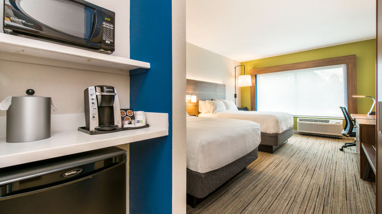 Holiday Inn Express & Suites LaGrange Room