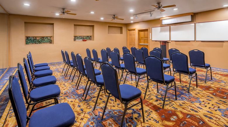 <b>Holiday Inn Canyon De Chelly Ballroom</b>. Images powered by <a href="https://www.leonardoworldwide.com/" title="Leonardo Worldwide" target="_blank">Leonardo</a>.