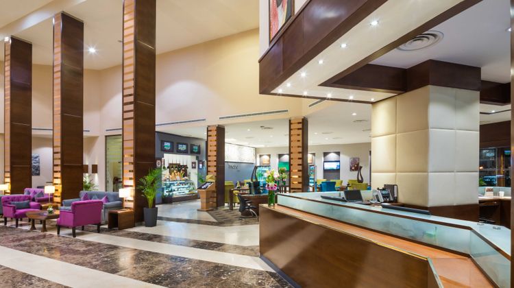 Holiday inn Riyadh-Al Qasr Lobby