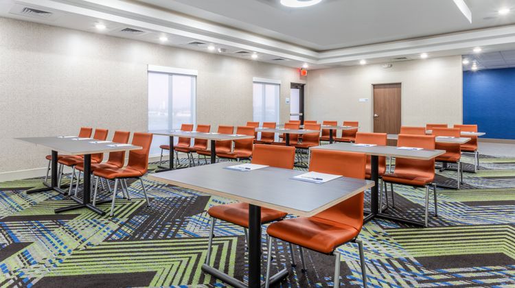 Holiday Inn Express & Suites Kearney Meeting
