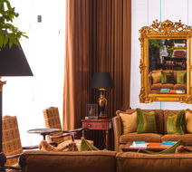 Royal Park Lima Lobby