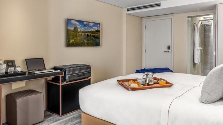 <b>Hotel Moon & Sun Braga Room</b>. Images powered by <a href="https://www.leonardoworldwide.com/" title="Leonardo Worldwide" target="_blank">Leonardo</a>.