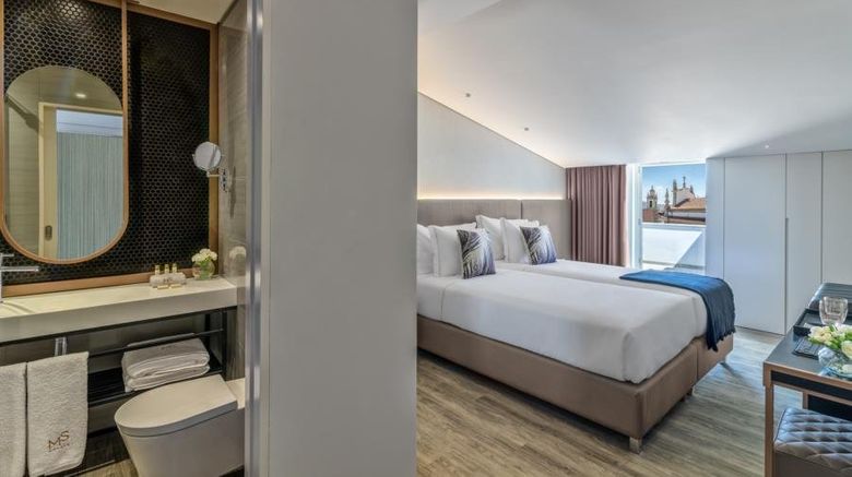<b>Hotel Moon & Sun Braga Room</b>. Images powered by <a href="https://www.leonardoworldwide.com/" title="Leonardo Worldwide" target="_blank">Leonardo</a>.