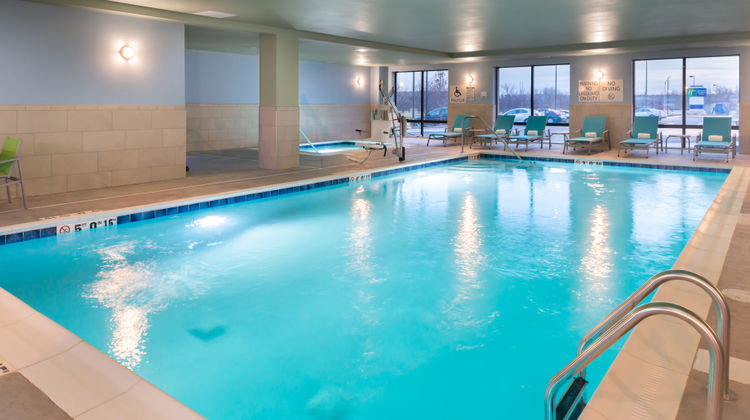 Holiday Inn Express & Suites Romeoville Pool
