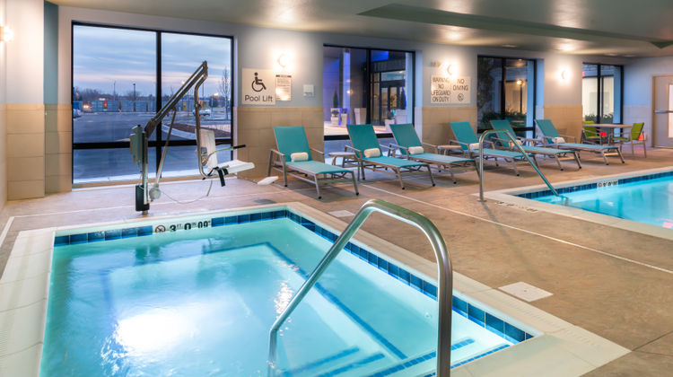 Holiday Inn Express & Suites Romeoville Pool