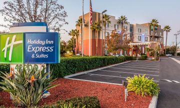 Holiday Inn Express & Suites Fremont