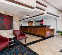Red Roof Inn & Suites Macon Lobby