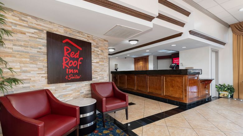<b>Red Roof Inn & Suites Macon Lobby</b>. Images powered by <a href="https://www.leonardoworldwide.com/" title="Leonardo Worldwide" target="_blank">Leonardo</a>.