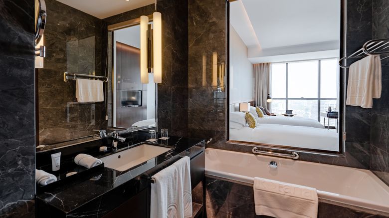 <b>Johari Rotana Room</b>. Images powered by <a href="https://www.leonardoworldwide.com/" title="Leonardo Worldwide" target="_blank">Leonardo</a>.