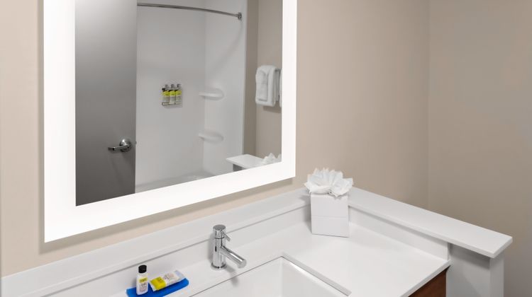 Holiday Inn Express/Stes West-Medical Pk Room
