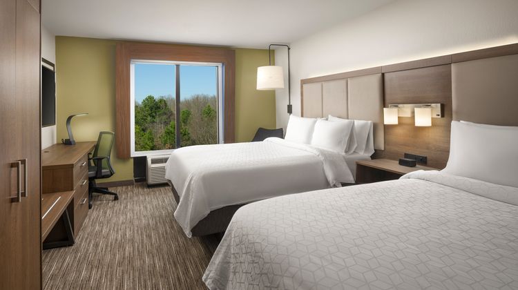 Holiday Inn Express & Suites Room
