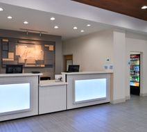 Holiday Inn Express & Suites La Place Lobby