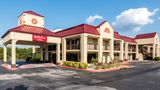 <b>Red Roof Inn & Suites Clinton, TN Exterior</b>. Images powered by <a href="https://www.leonardoworldwide.com/" title="Leonardo Worldwide" target="_blank">Leonardo</a>.
