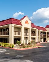 Red Roof Inn & Suites Clinton, TN