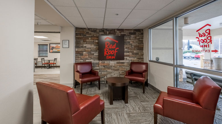 <b>Red Roof Inn Knoxville Central Papermill Lobby</b>. Images powered by <a href="https://www.leonardoworldwide.com/" title="Leonardo Worldwide" target="_blank">Leonardo</a>.